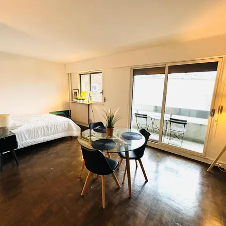 Tour Eiffel Versailles Apartment